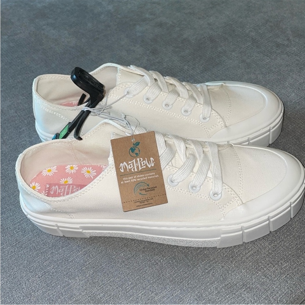 Mad Love Women's Lace Up Sneakers